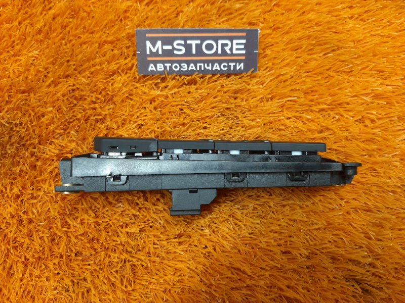 кнопка памяти сидений, 300 рублей, Красноярск