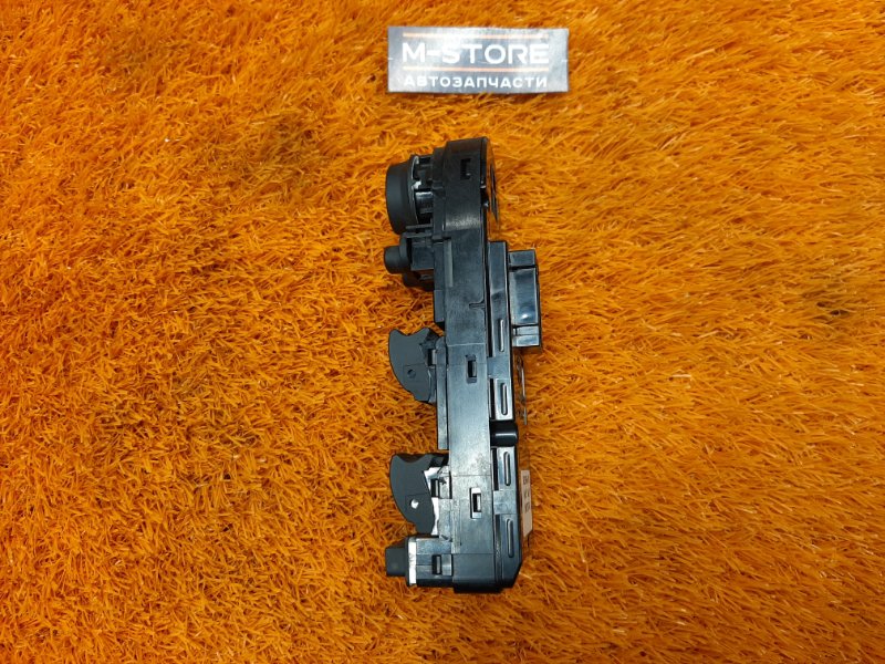 Блок управления стеклоподъемниками, 2000 рублей, Красноярск