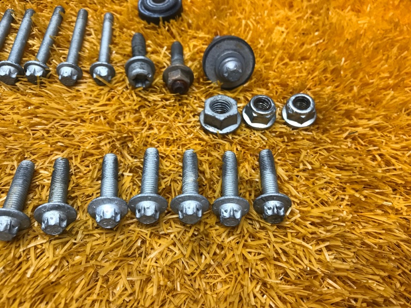 Болты и гайки ДВС, 930 рублей, Красноярск