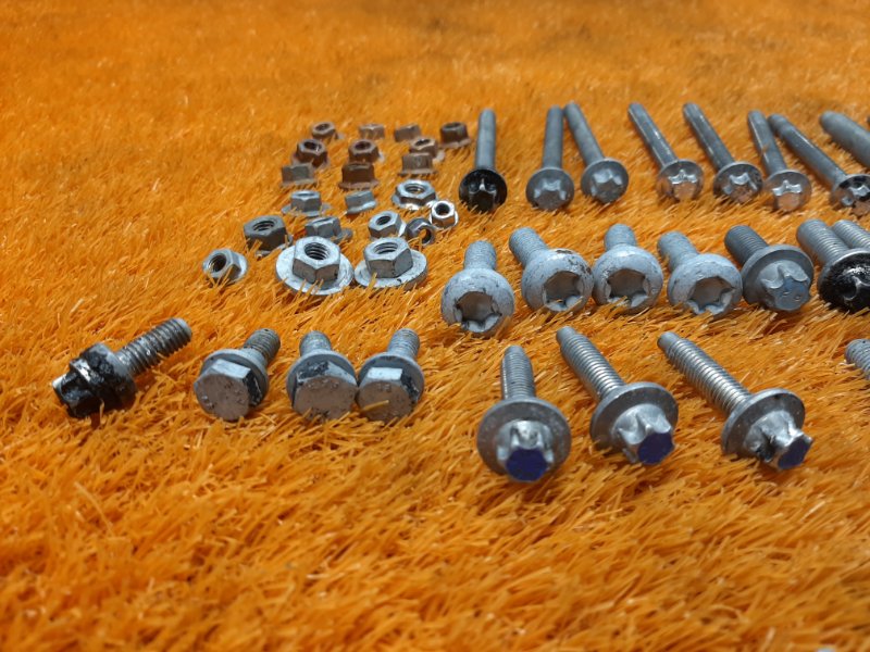 Болты и гайки ДВС, 810 рублей, Красноярск