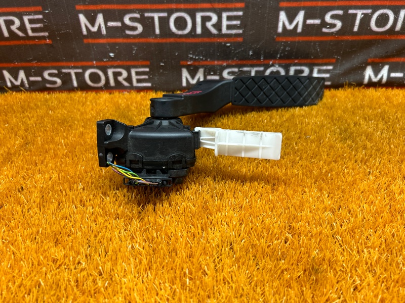 педаль газа, 500 рублей, Красноярск