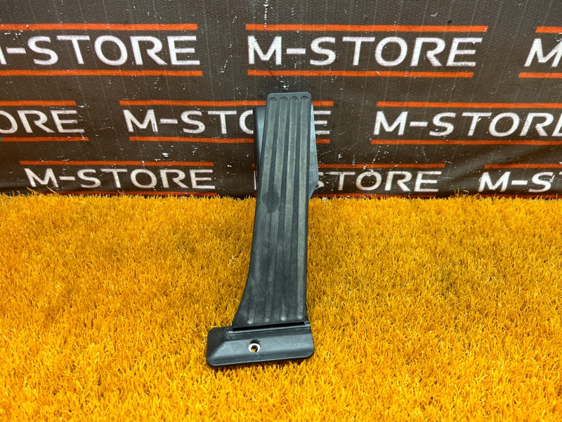 педаль газа, 1000 рублей, Красноярск