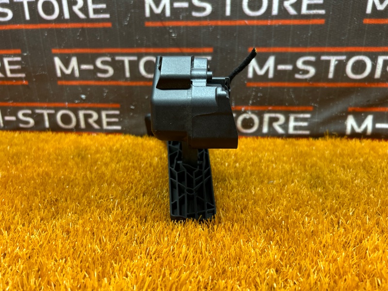 педаль газа, 1000 рублей, Красноярск