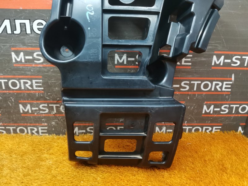 крепление бампера, 900 рублей, Красноярск