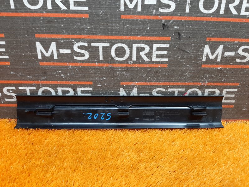 Накладка на порог салона, 540 рублей, Красноярск