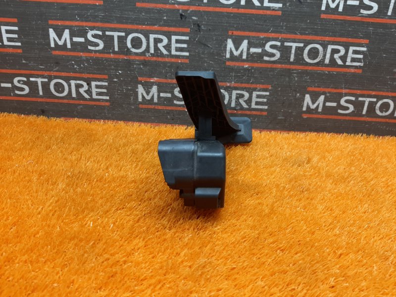 педаль газа, 1000 рублей, Красноярск