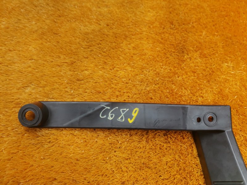 крепление бампера, 200 рублей, Красноярск