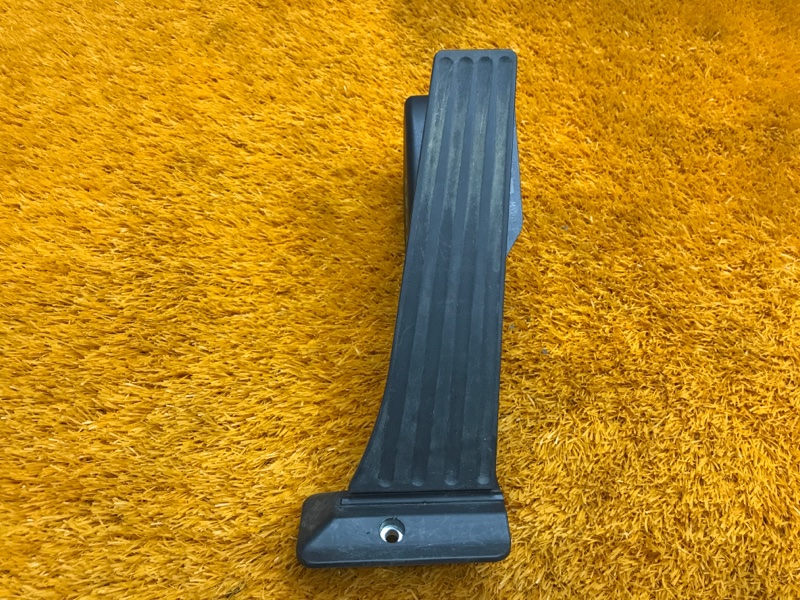 педаль газа, 1000 рублей, Красноярск