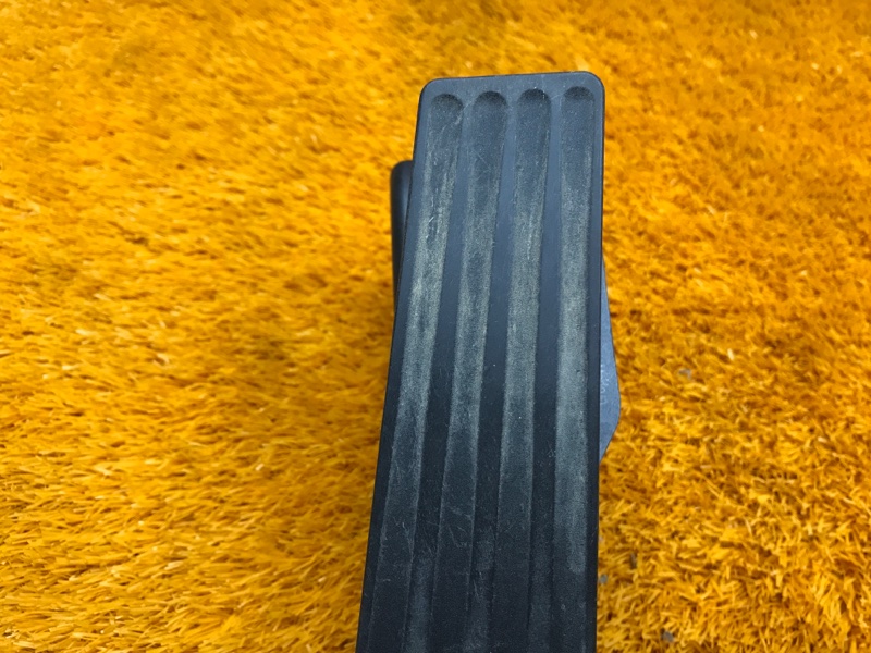 педаль газа, 1000 рублей, Красноярск