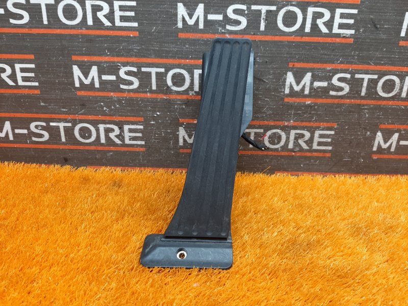 педаль газа, 1000 рублей, Красноярск