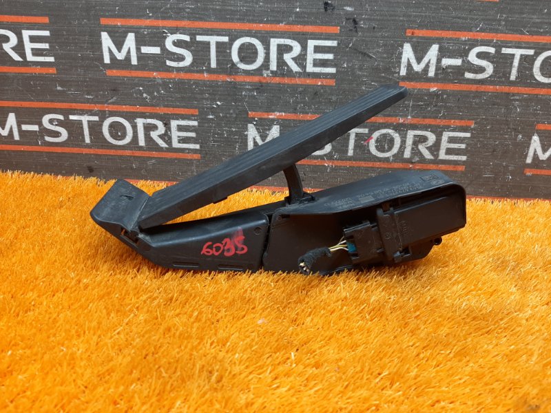 педаль газа, 1000 рублей, Красноярск