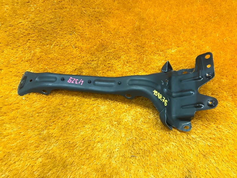 Кронштейн замка капота, 340 рублей, Красноярск