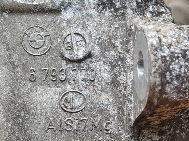 кулак поворотный, 1000 рублей, Красноярск