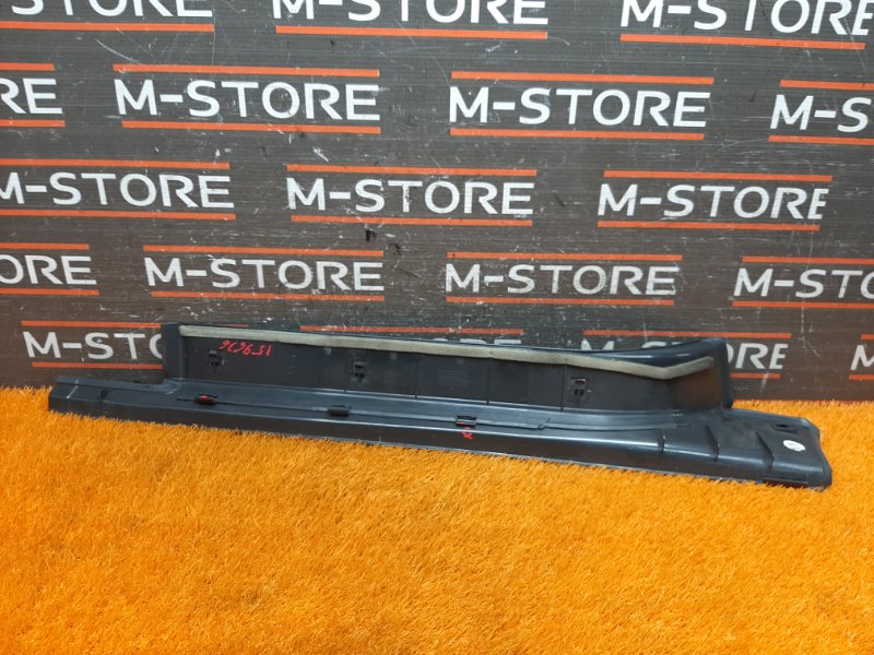 Накладка на порог салона, 670 рублей, Красноярск