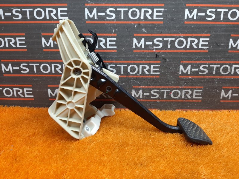 педаль тормоза, 350 рублей, Красноярск