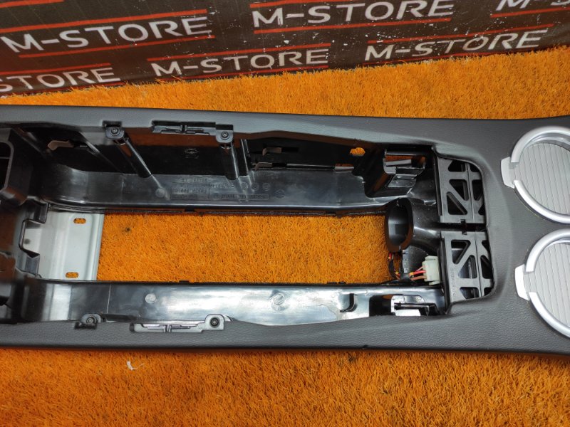 Консоль между сидений, 1000 рублей, Красноярск