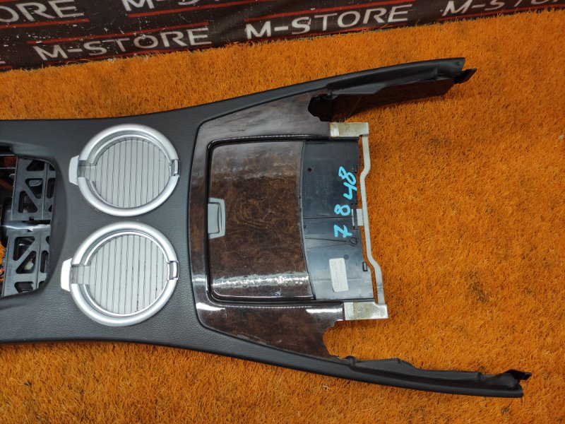 Консоль между сидений, 1000 рублей, Красноярск