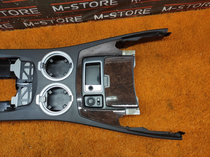 Консоль между сидений, 1000 рублей, Красноярск