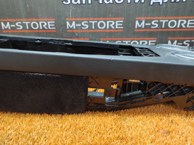 Консоль между сидений, 1000 рублей, Красноярск