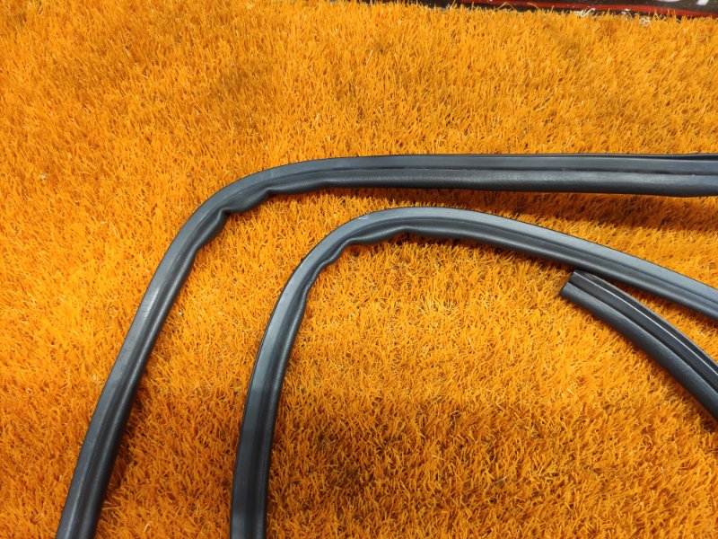 Уплотнитель капота, 1520 рублей, Красноярск