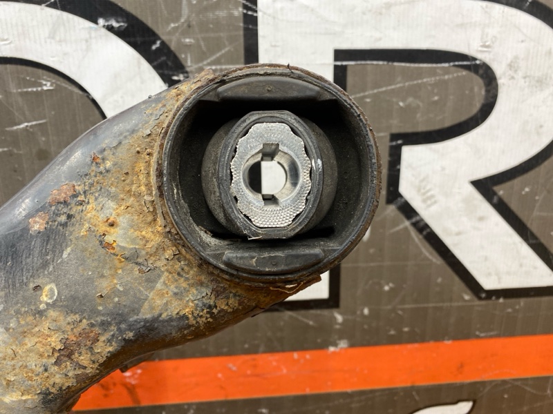 Балка поперечная (подрамник), 2000 рублей, Красноярск