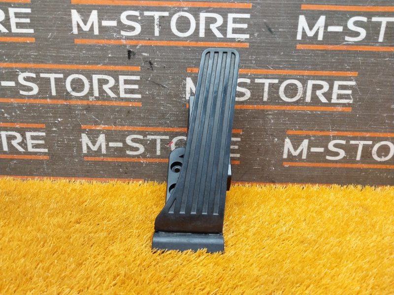 педаль газа, 1000 рублей, Красноярск