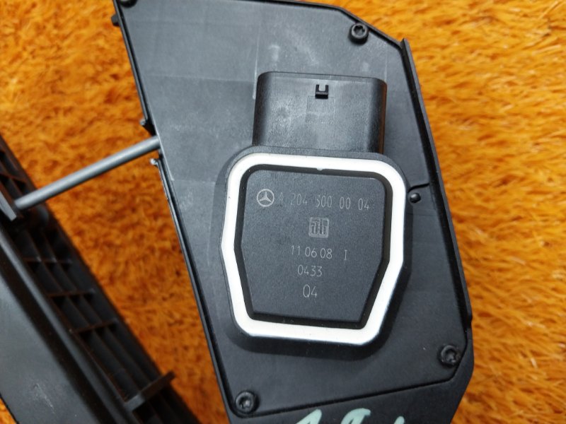 педаль газа, 1000 рублей, Красноярск