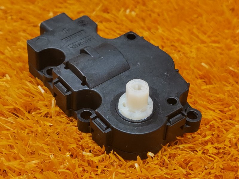 привод заслонки отопителя, 100 рублей, Красноярск