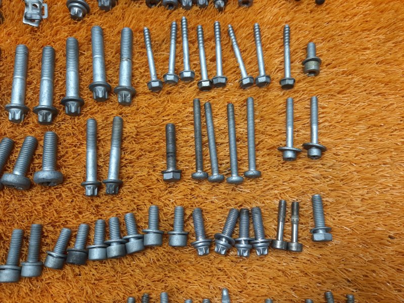 Болты и гайки ДВС, 930 рублей, Красноярск