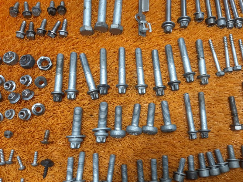 Болты и гайки ДВС, 930 рублей, Красноярск