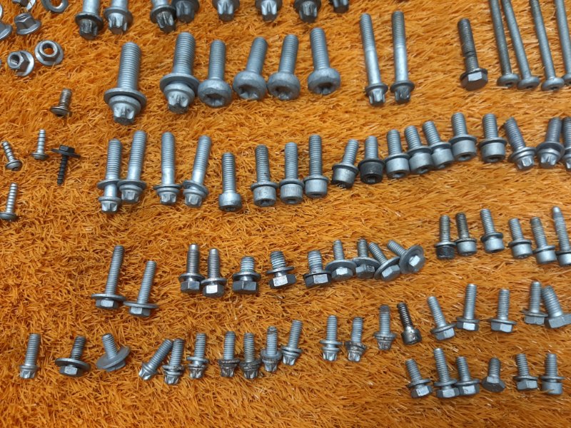 Болты и гайки ДВС, 930 рублей, Красноярск