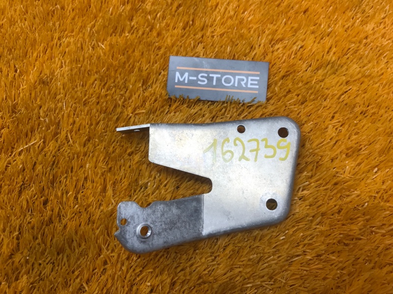 кронштейн, 300 рублей, Красноярск