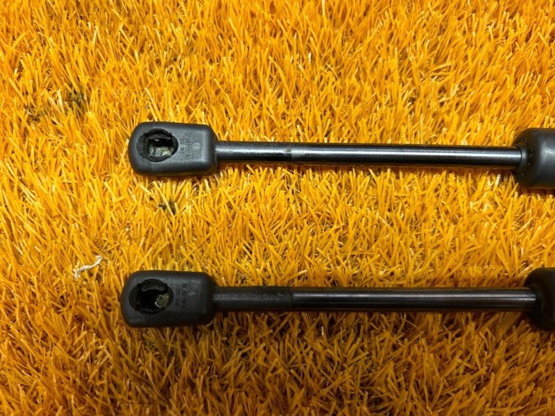 амортизатор капота, 900 рублей, Красноярск