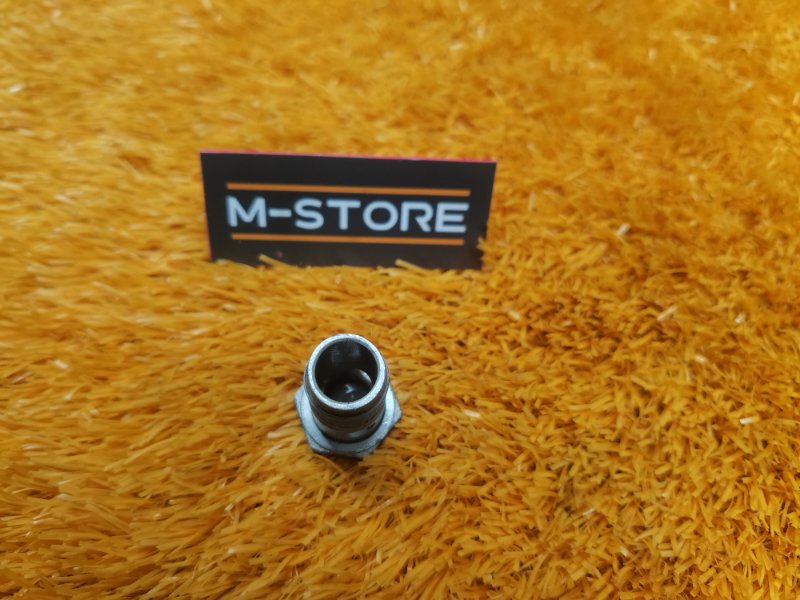 болт, 150 рублей, Красноярск