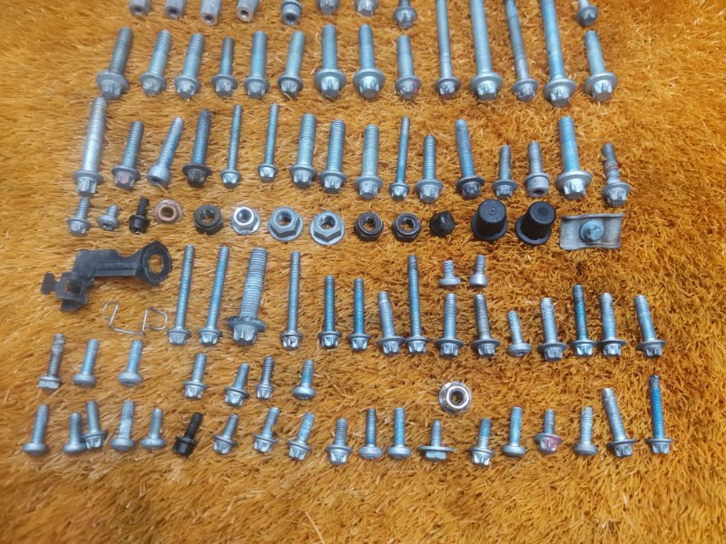 Болты и гайки ДВС, 930 рублей, Красноярск