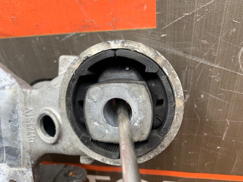 Балка поперечная (подрамник), 1690 рублей, Красноярск