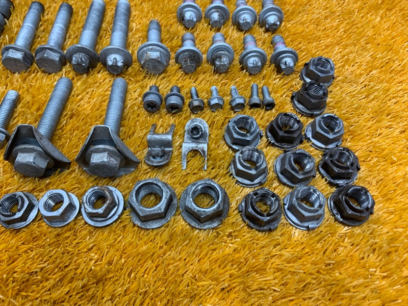 Болты и гайки задней подвески, 630 рублей, Красноярск