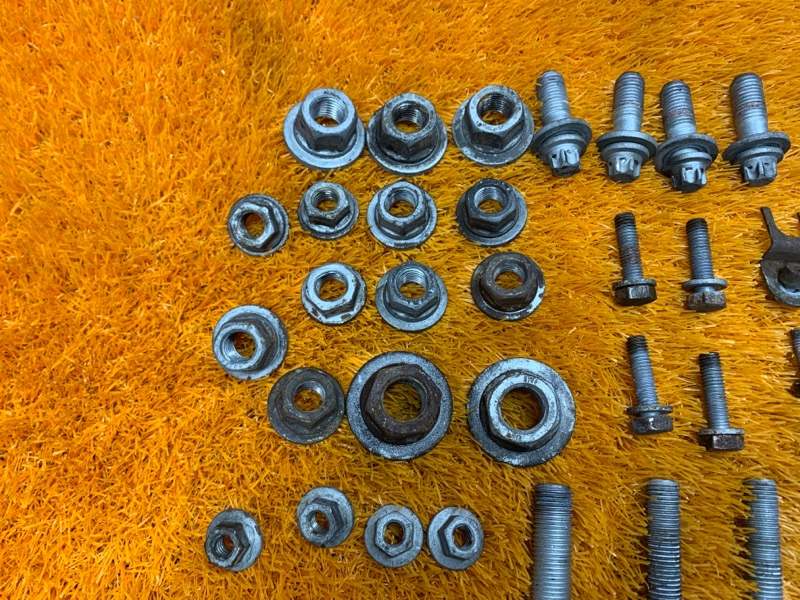 Болты и гайки задней подвески, 930 рублей, Красноярск