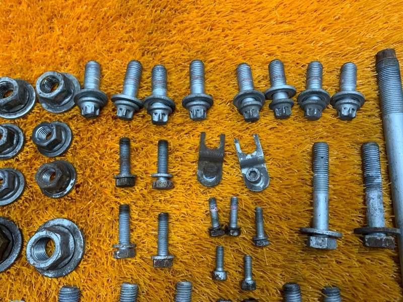 Болты и гайки задней подвески, 930 рублей, Красноярск