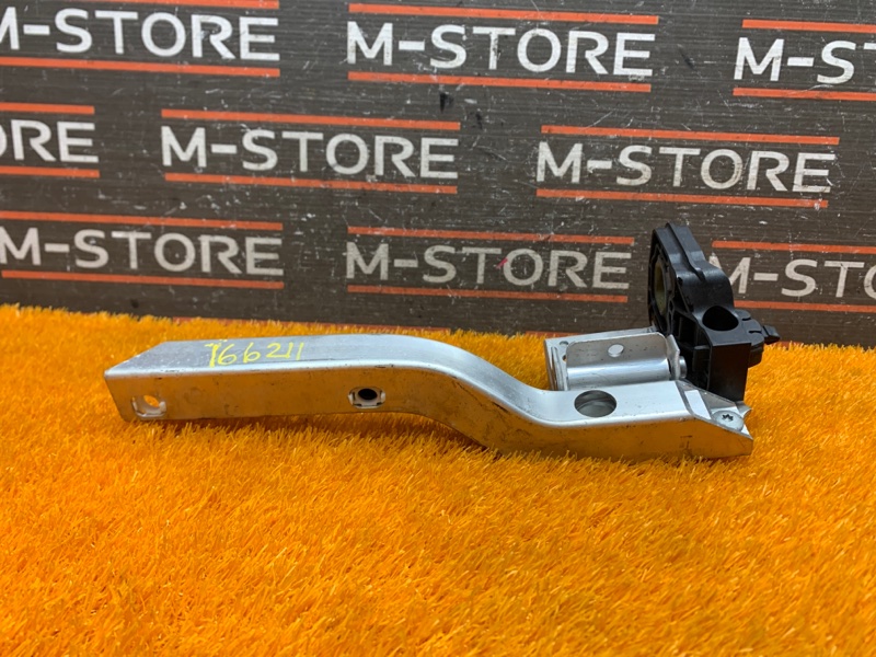 Кронштейн радиатора, 1410 рублей, Красноярск