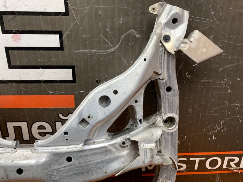 Балка поперечная (подрамник), 4210 рублей, Красноярск