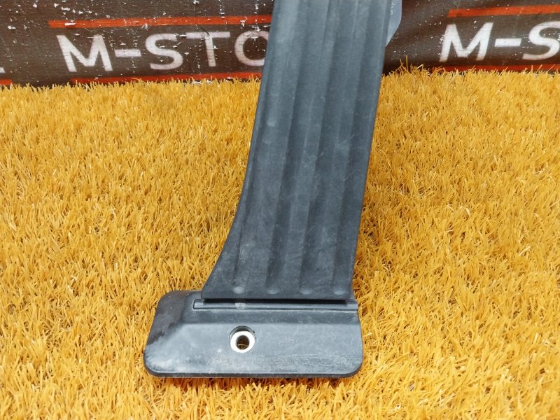 педаль газа, 1000 рублей, Красноярск