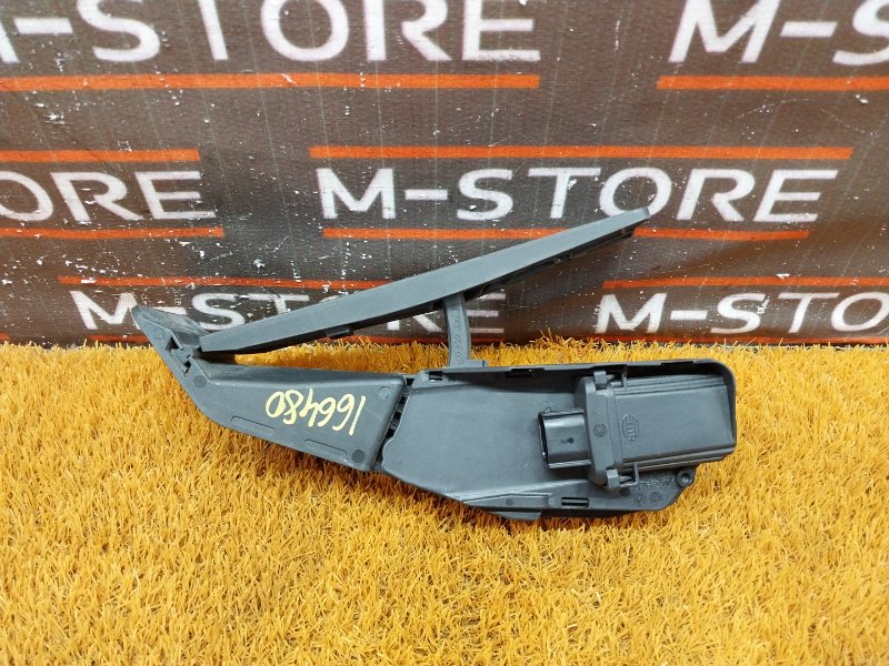 педаль газа, 1000 рублей, Красноярск