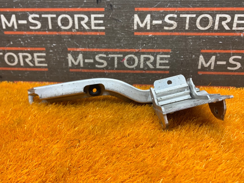 Кронштейн радиатора, 1100 рублей, Красноярск