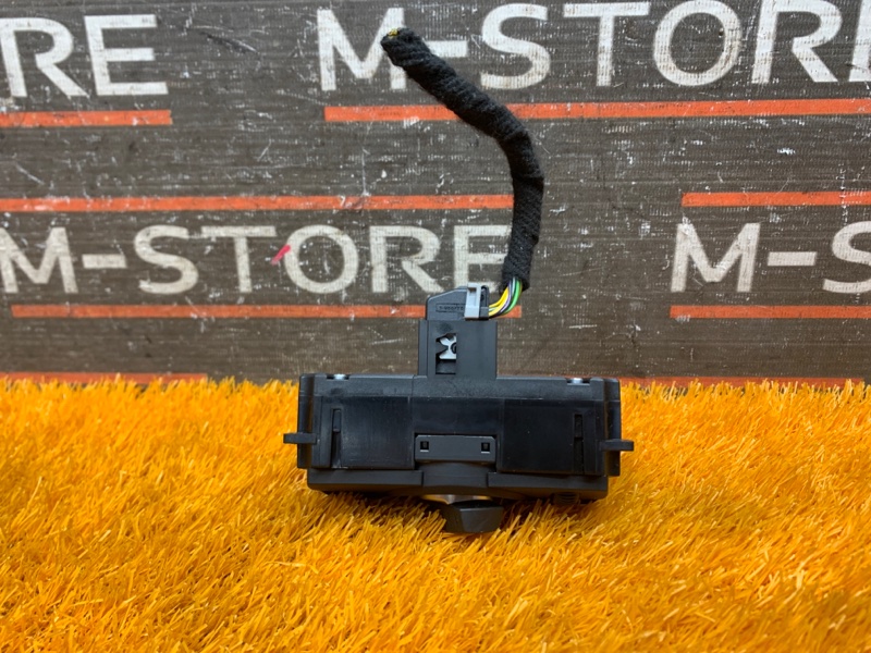 Переключатель света фар, 1000 рублей, Красноярск