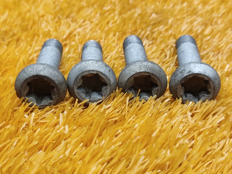 болт ступичный, 290 рублей, Красноярск