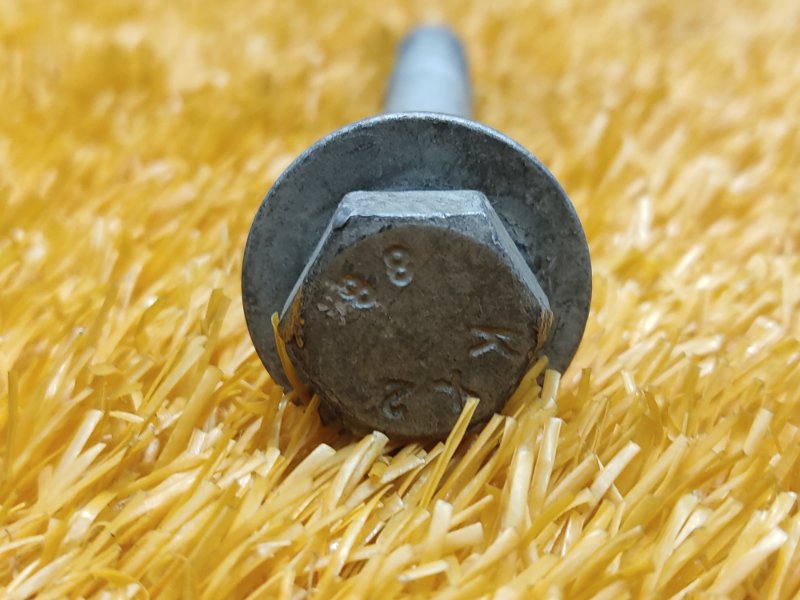 болт подвески, 100 рублей, Красноярск