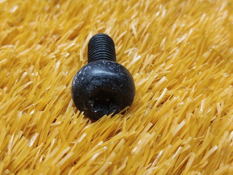 болт подвески, 50 рублей, Красноярск