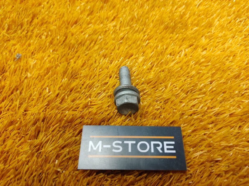 болт подвески, 50 рублей, Красноярск