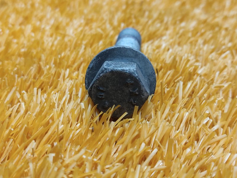 болт подвески, 50 рублей, Красноярск